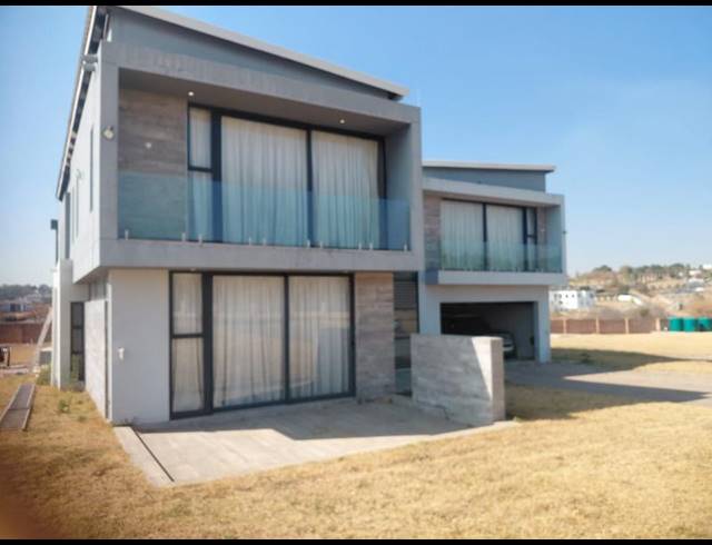 4 BEDROOM HOUSE FOR SALE IN LANSERIA